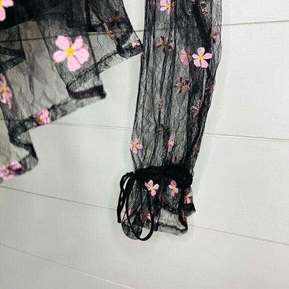 Lovers + Friends NWT Juliana Floral Mesh Crop Top Black Pink Medium - Picture 9 of 11